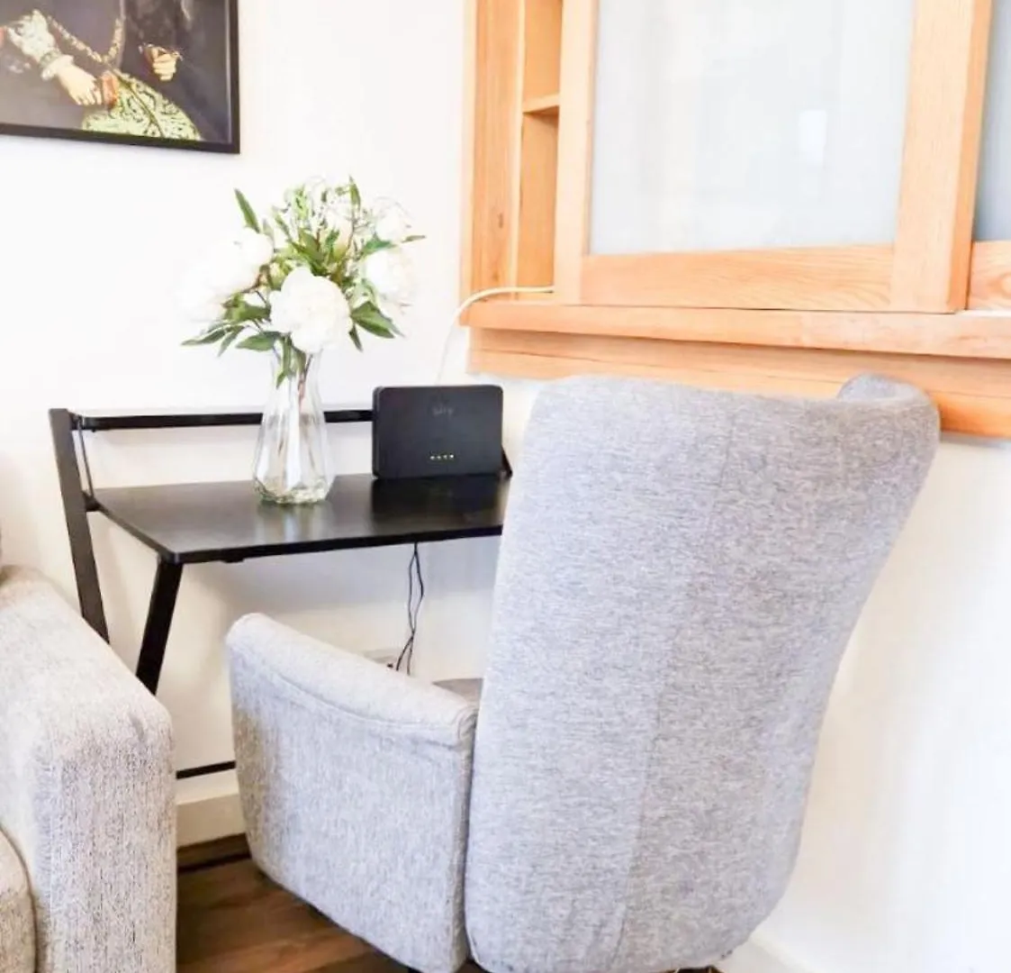 Apartment 1 Bedroom Flat With Free Parking In Canary Wharf Near London Musuem