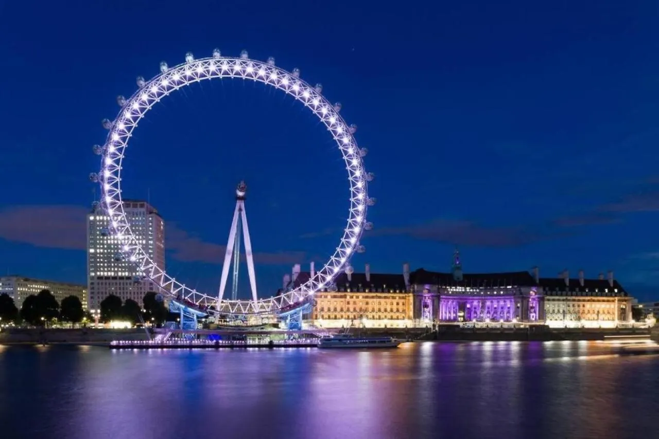 1 Bedroom Flat With Free Parking In Canary Wharf Near London Musuem Apartment