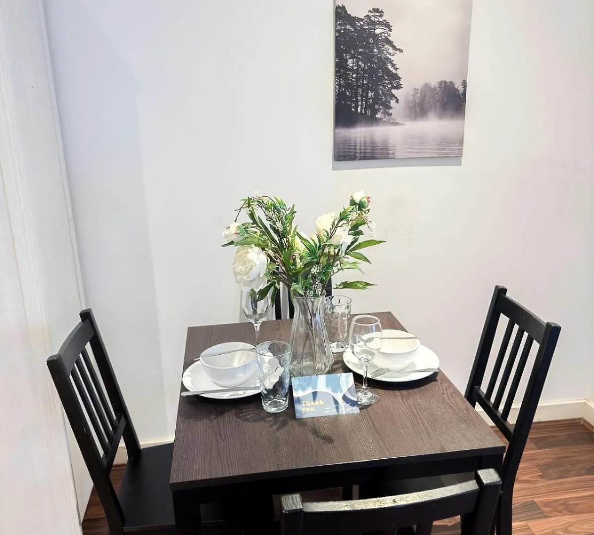 1 Bedroom Flat With Free Parking In Canary Wharf Near London Musuem Apartment