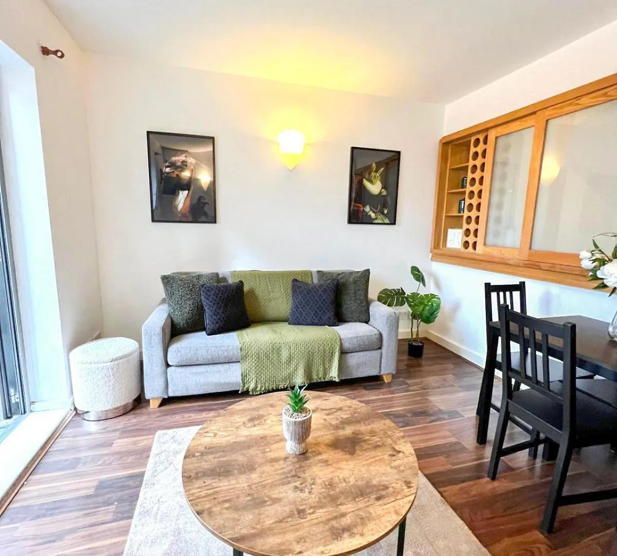 1 Bedroom Flat With Free Parking In Canary Wharf Near London Musuem